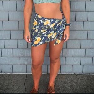 Abercrombie Lemon Beach Sarong and Hat